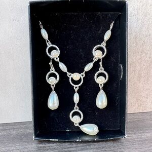 Avon Silver and Pearl 3 Piece Jewelry Set